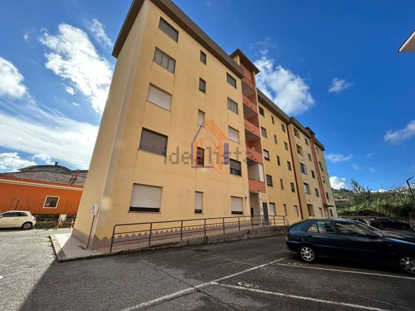 appartamento in vendita a Catanzaro in zona Catanzaro Sala