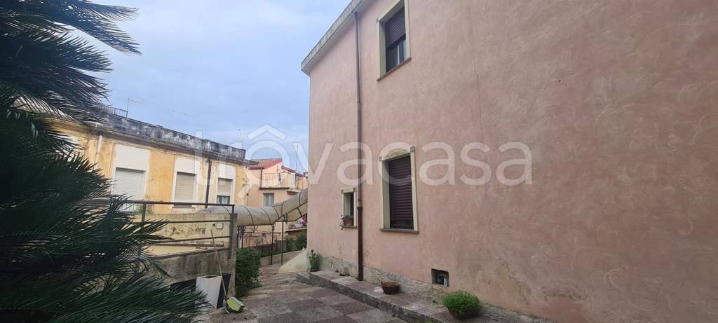 negozio in vendita a Catanzaro in zona Centro Città