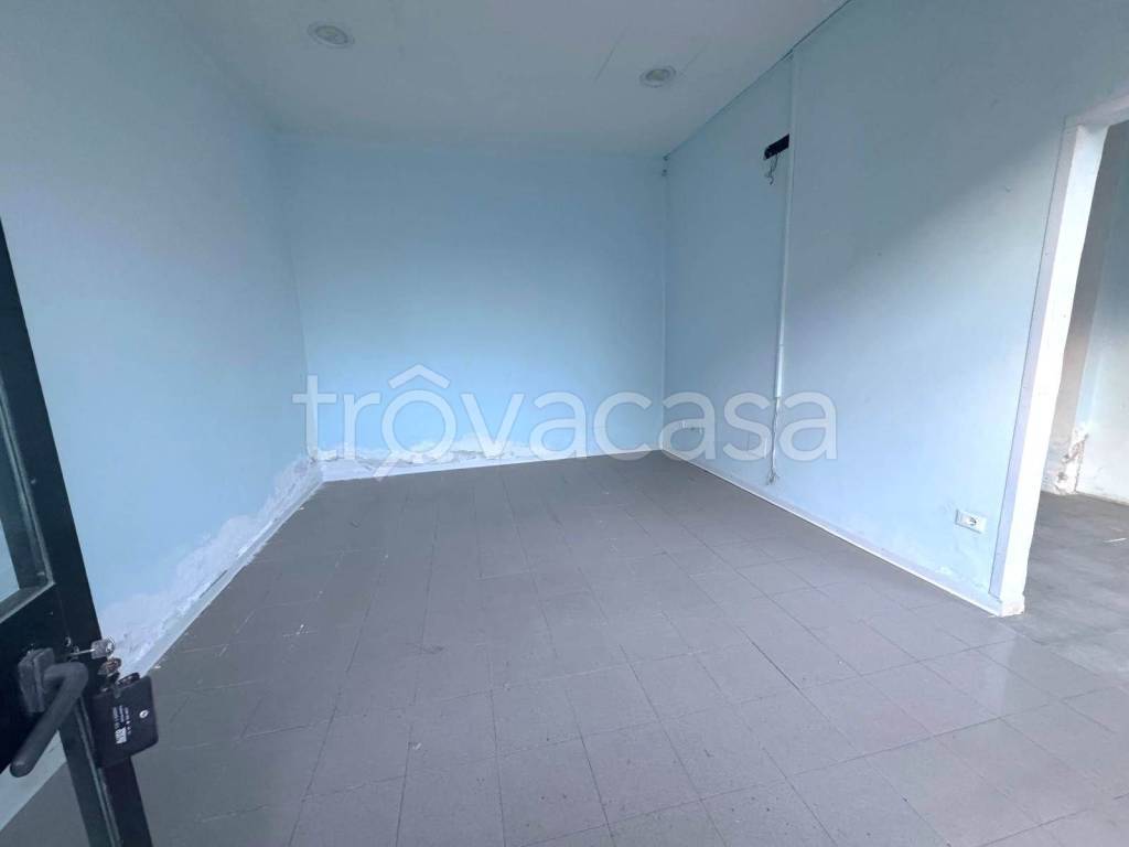 negozio in vendita a Catanzaro in zona Santa Maria