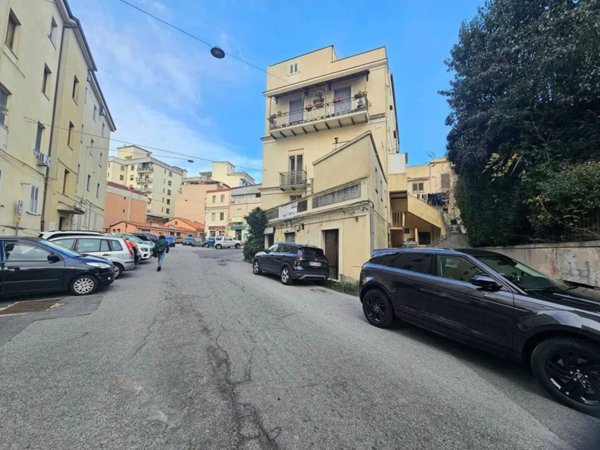 negozio in vendita a Catanzaro in zona Pontepiccolo