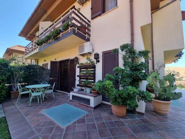 casa indipendente in vendita a Catanzaro in zona Centro Città