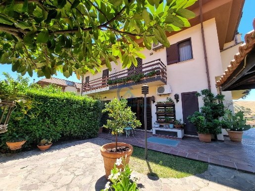 casa indipendente in vendita a Catanzaro in zona Centro Città