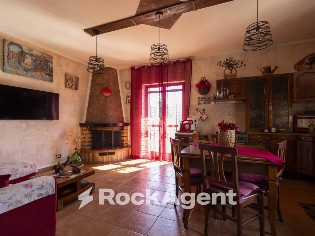 casa indipendente in vendita a Catanzaro in zona Pontegrande