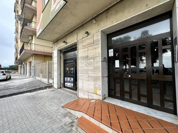 negozio in vendita a Catanzaro in zona Catanzaro Lido