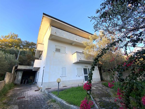 ufficio in vendita a Catanzaro in zona Mater Domini