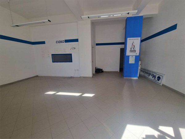 negozio in vendita a Catanzaro in zona Centro Città