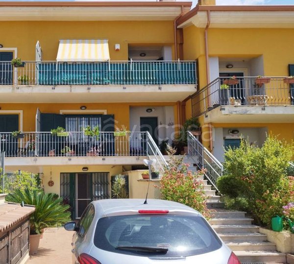 casa indipendente in vendita a Catanzaro in zona Centro Città