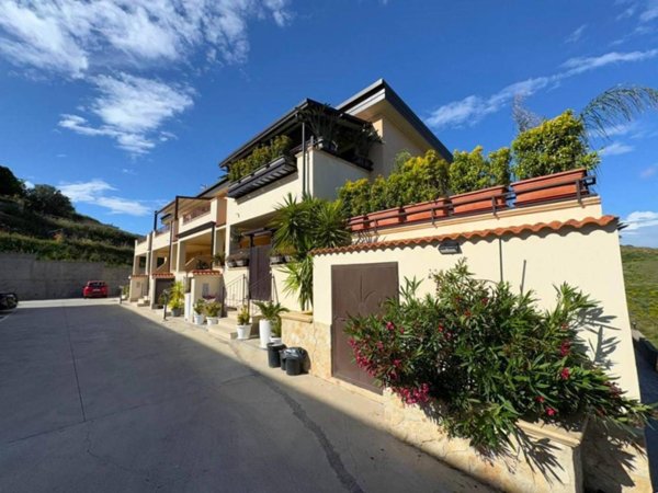 casa indipendente in vendita a Catanzaro in zona Catanzaro Lido