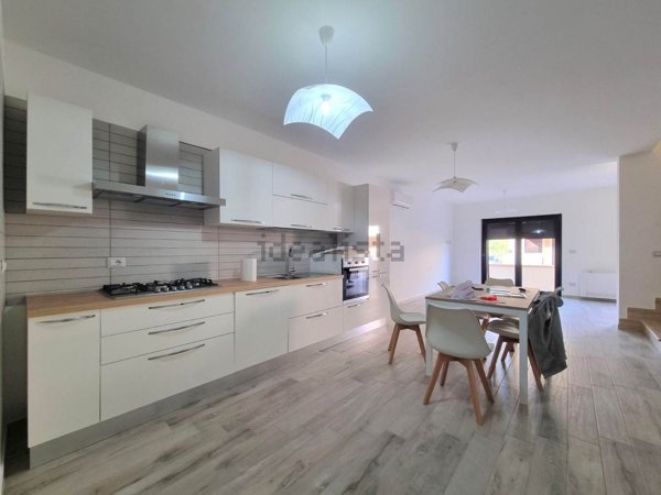 casa indipendente in vendita a Catanzaro in zona Catanzaro Lido