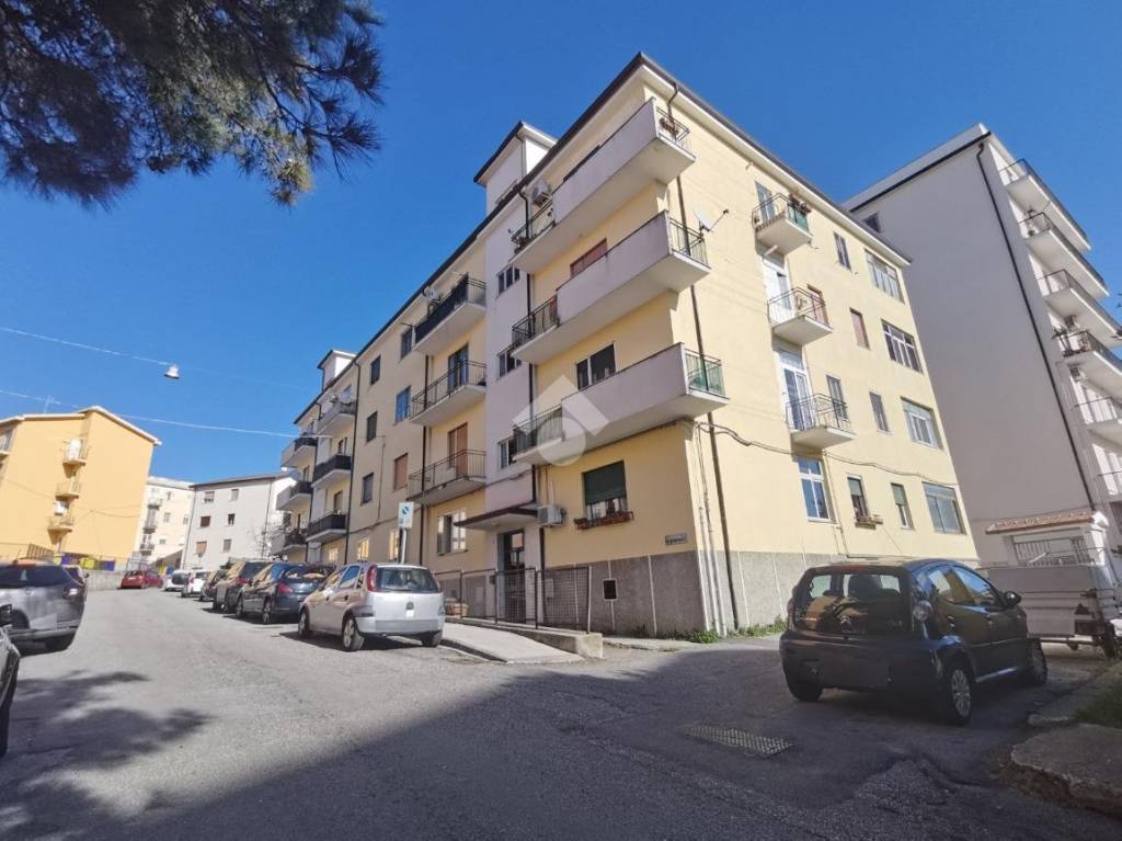appartamento in vendita a Catanzaro in zona Pontepiccolo
