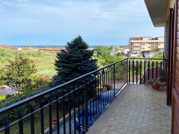 appartamento in vendita a Catanzaro in zona Catanzaro Lido