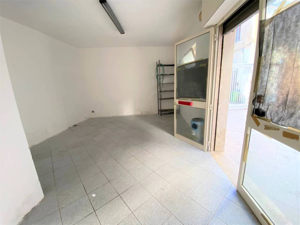 negozio in vendita a Catanzaro in zona Centro Città
