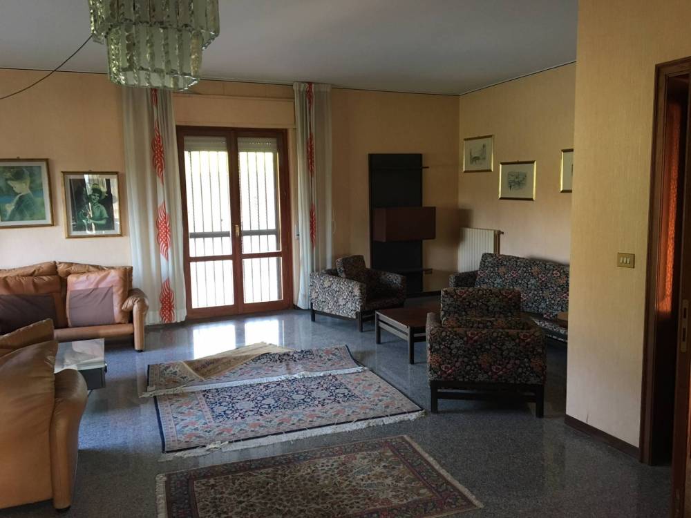 casa indipendente in vendita a Catanzaro in zona Santa Maria