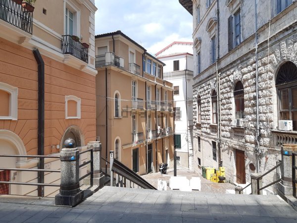 appartamento in vendita a Catanzaro in zona Centro Città