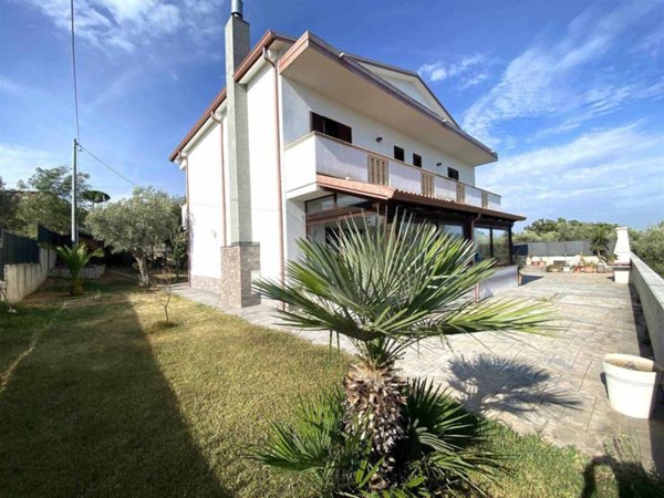casa indipendente in vendita a Catanzaro in zona Gagliano