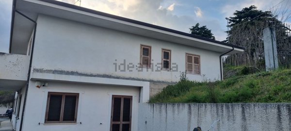 casa indipendente in vendita a Catanzaro in zona Sant'Elia