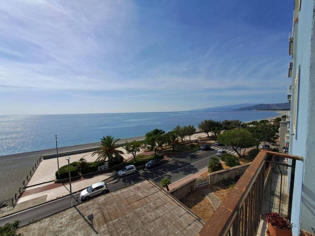 appartamento in vendita a Catanzaro in zona Catanzaro Lido