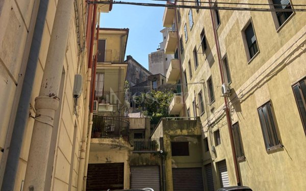 casa indipendente in vendita a Catanzaro in zona Centro Città