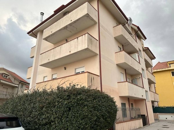casa indipendente in vendita a Catanzaro in zona Centro Città
