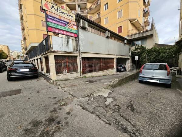 negozio in vendita a Catanzaro in zona Pontepiccolo
