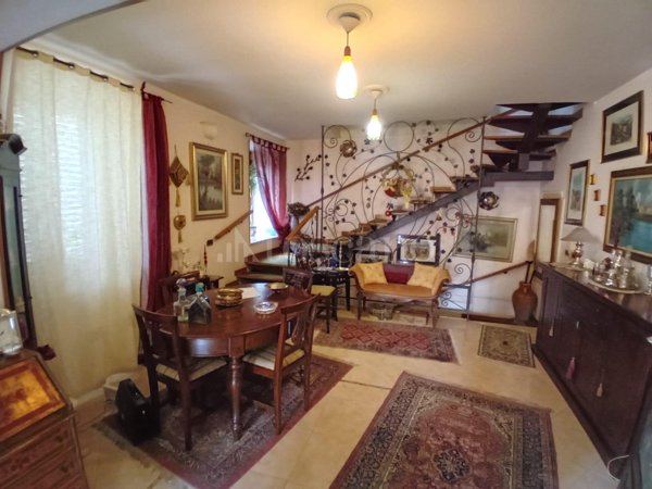 casa indipendente in vendita a Catanzaro in zona Centro Città