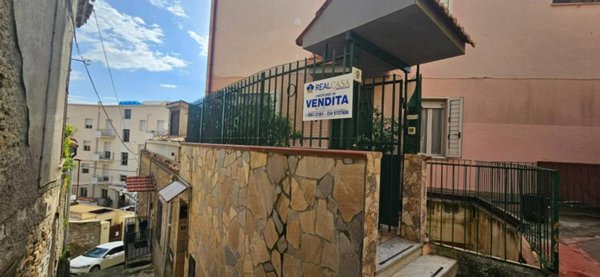 appartamento in vendita a Catanzaro in zona Centro Città