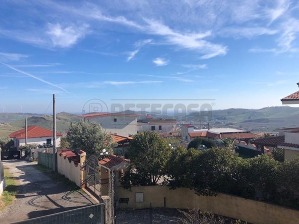 casa indipendente in vendita a Catanzaro in zona Centro Città