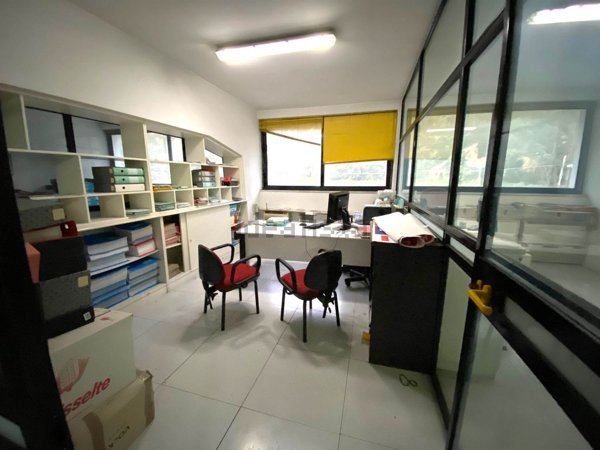 locale commerciale in vendita a Catanzaro