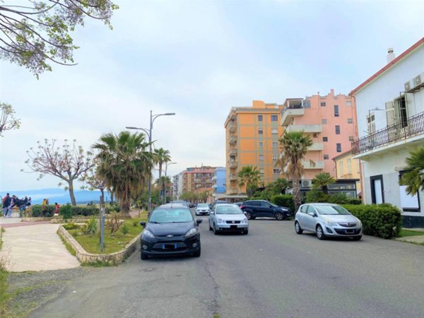 appartamento in vendita a Catanzaro in zona Catanzaro Lido