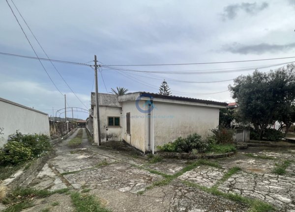 casa indipendente in vendita a Catanzaro in zona Catanzaro Lido