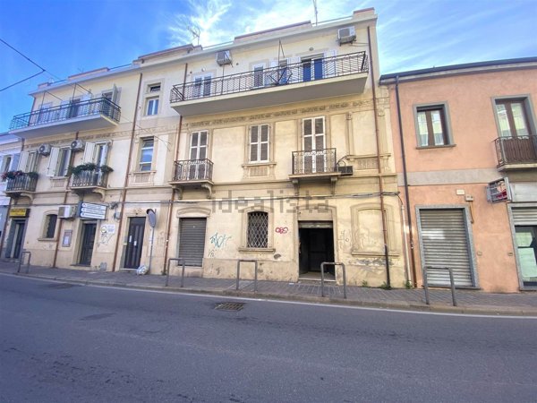 locale commerciale in vendita a Catanzaro in zona Catanzaro Lido