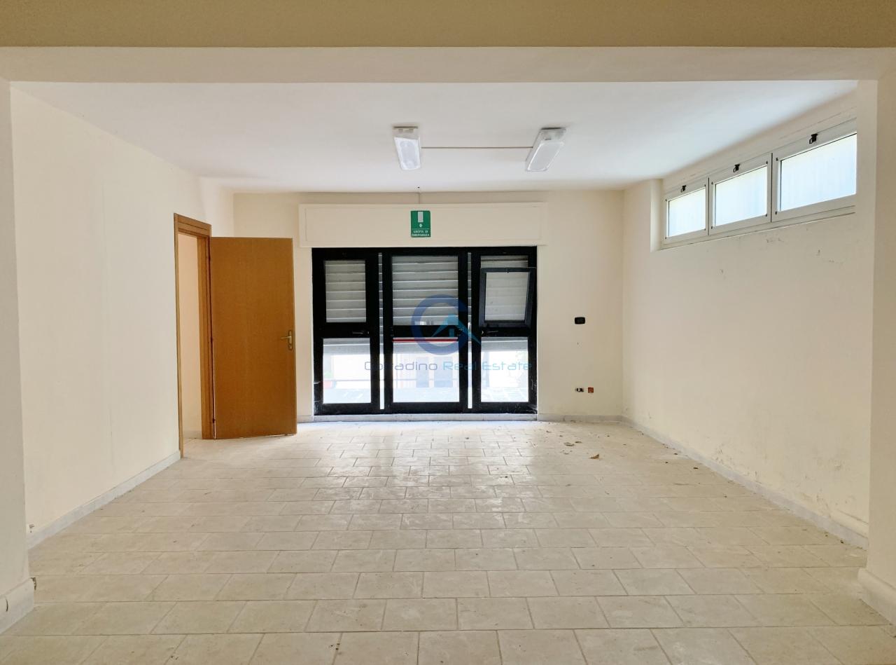 negozio in vendita a Catanzaro
