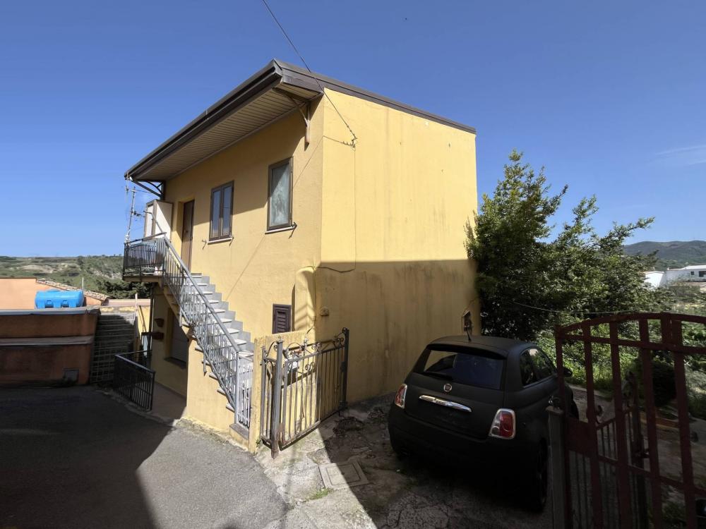casa indipendente in vendita a Catanzaro in zona Pontegrande