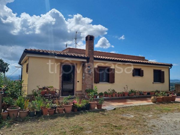 casa indipendente in vendita a Catanzaro in zona Gagliano