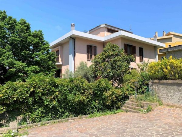 casa indipendente in vendita a Catanzaro in zona Mater Domini