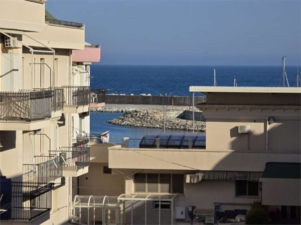appartamento in vendita a Catanzaro in zona Catanzaro Lido