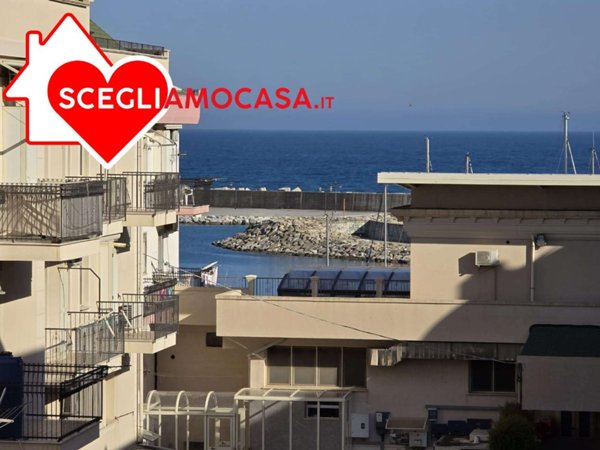 appartamento in vendita a Catanzaro in zona Catanzaro Lido