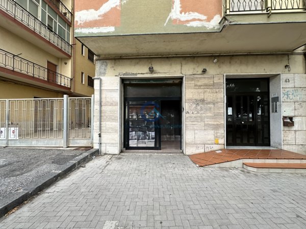 locale commerciale in vendita a Catanzaro in zona Catanzaro Lido
