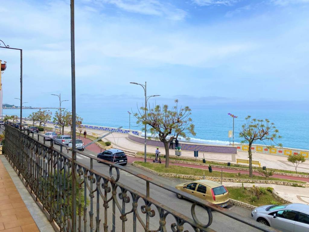 appartamento in vendita a Catanzaro in zona Catanzaro Lido