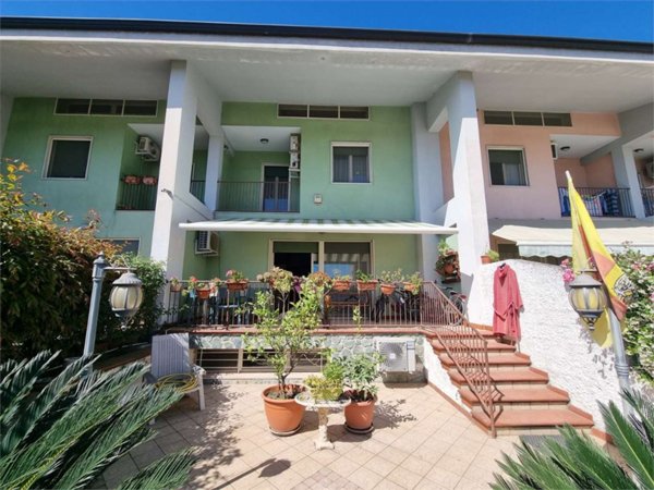 casa indipendente in vendita a Catanzaro in zona Catanzaro Lido