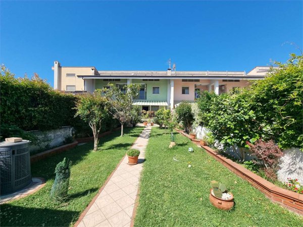 casa indipendente in vendita a Catanzaro in zona Catanzaro Lido