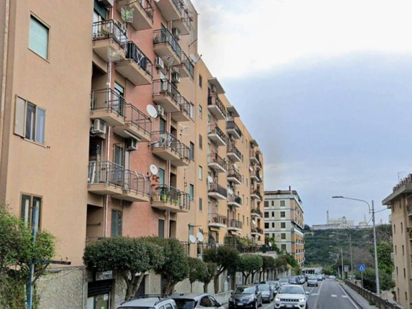 negozio in vendita a Catanzaro in zona Pontepiccolo