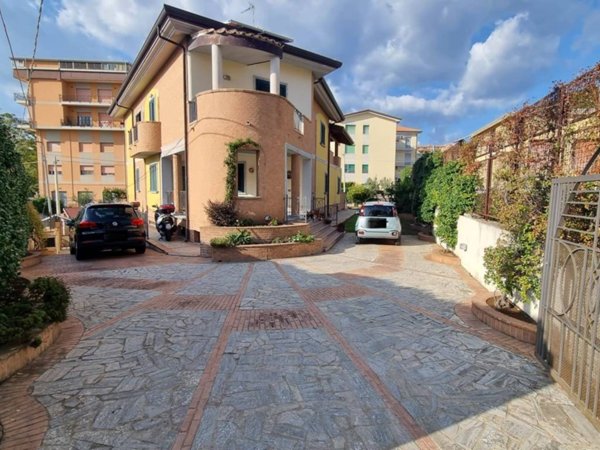 casa indipendente in vendita a Catanzaro in zona Mater Domini