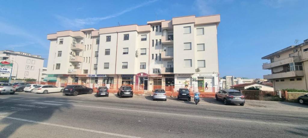appartamento in vendita a Catanzaro in zona Catanzaro Lido