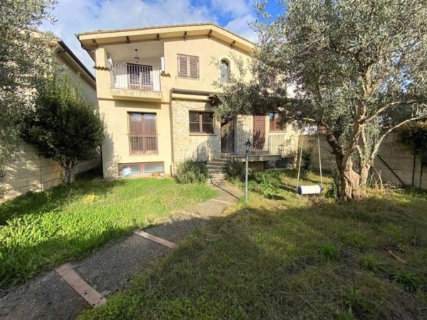 casa indipendente in vendita a Catanzaro in zona Cava / Cuculera Nobile