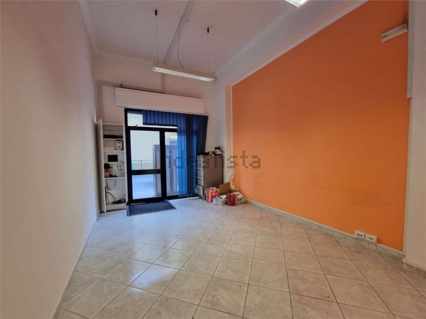 locale commerciale in vendita a Catanzaro in zona Catanzaro Lido