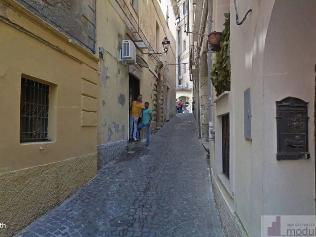 negozio in vendita a Catanzaro in zona Centro Città