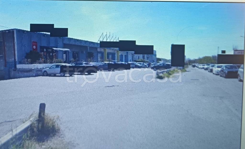 negozio in vendita a Catanzaro in zona Santa Maria