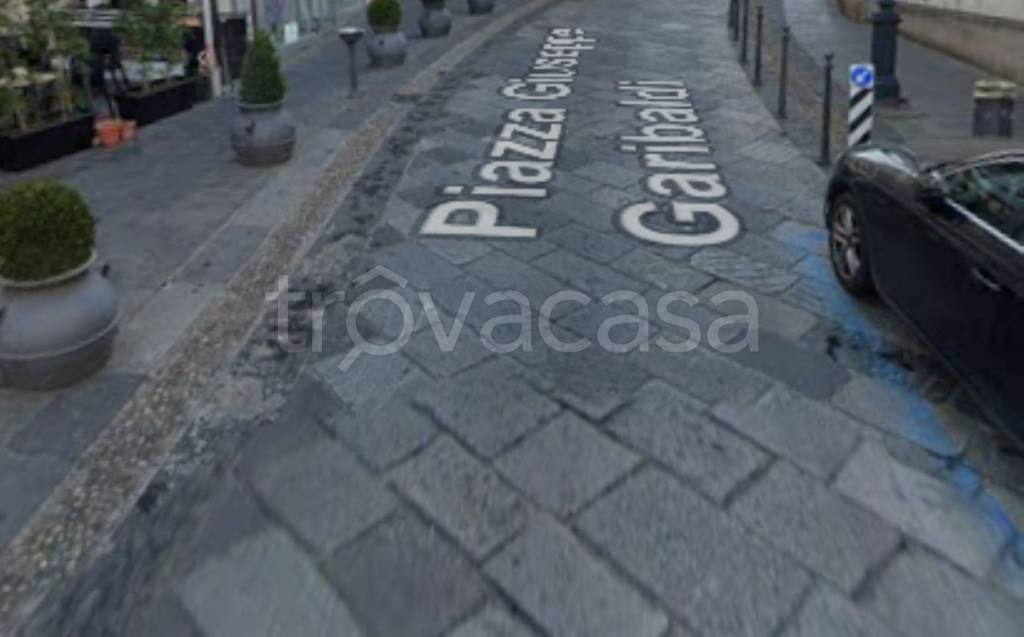 negozio in vendita a Catanzaro in zona Centro Città