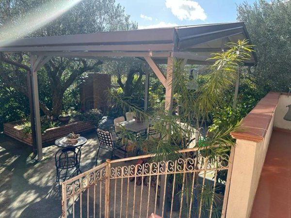 casa indipendente in vendita a Catanzaro in zona Centro Città